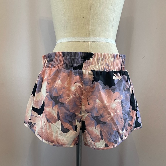 NWT Cute Floral Athletic Shorts - Picture 6 of 12